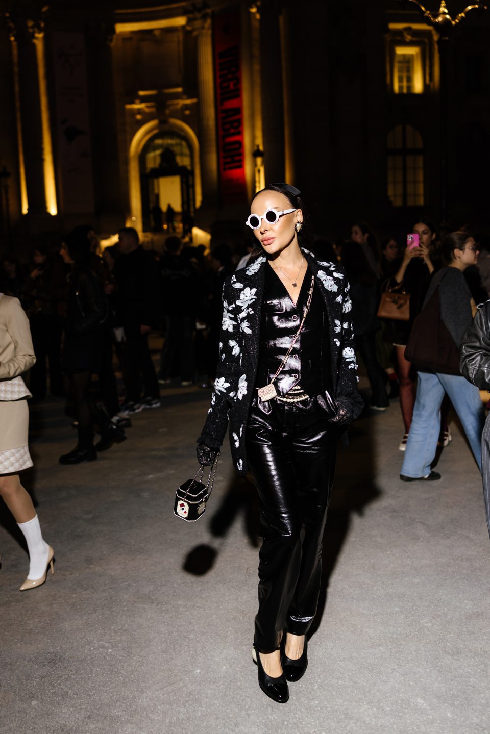 У показа Chanel в Париже — 8