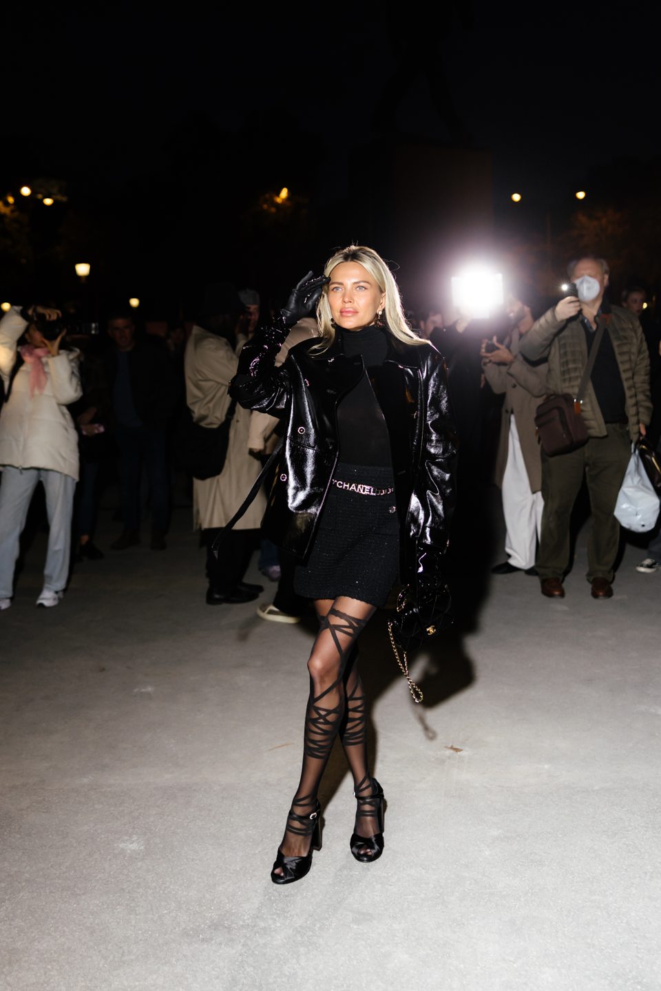 У показа Chanel в Париже — 11