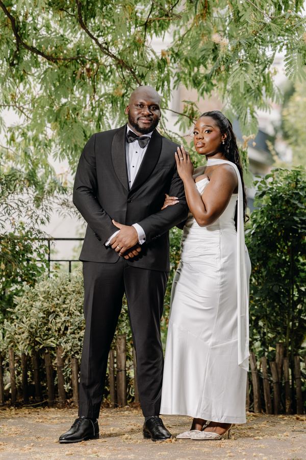 Wedding couple, garden park, Paris