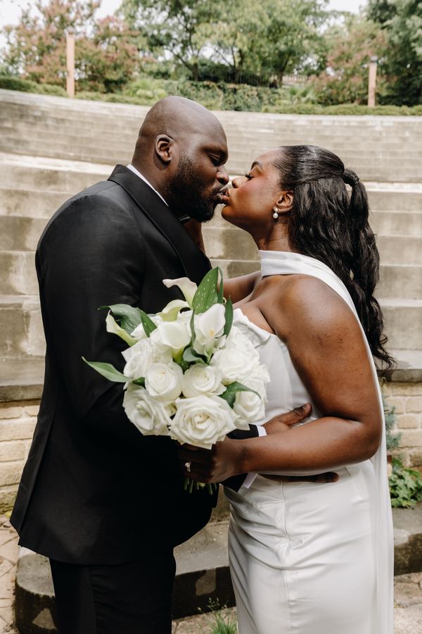 Wedding couple, stone amphitheatre, Paris